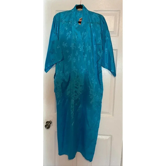 Golden BEE Other - NWT Golden BEE Dragon All Rayon Hand Embroidered Long Red Kimono Robe Blue Sz S